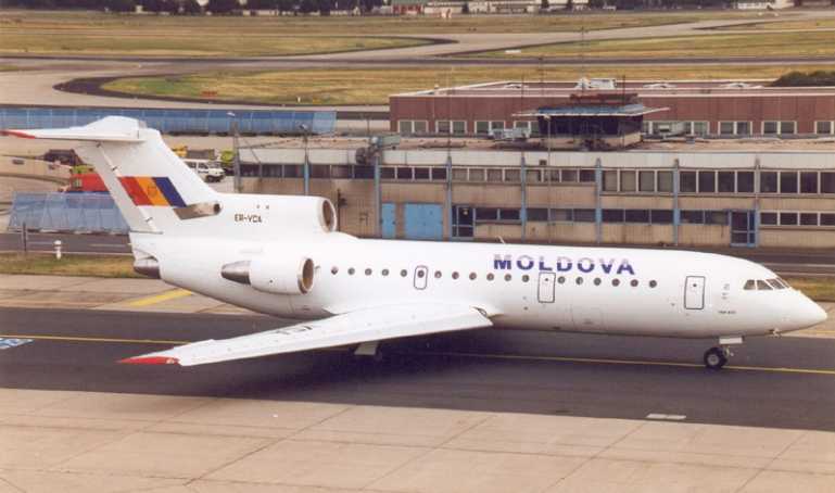 YAKOVLEV Yak-42 YAKOVLEV Yak-142 YK42 aircraft photograph